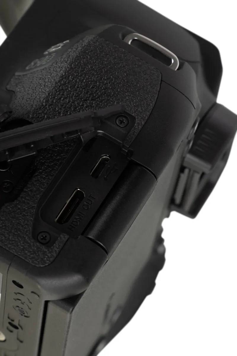 картинка Зеркальная камера Canon EOS 850D Body Black от магазина КомпьютерЦентр