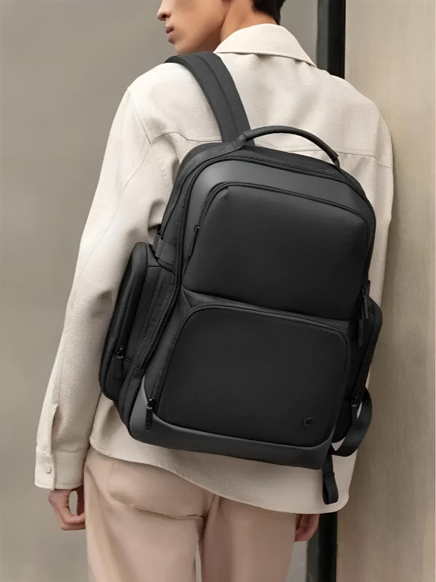 картинка Рюкзак Xiaomi Mijia High-Capacity MJDRL01RM Black (BHR9021CN) от магазина КомпьютерЦентр
