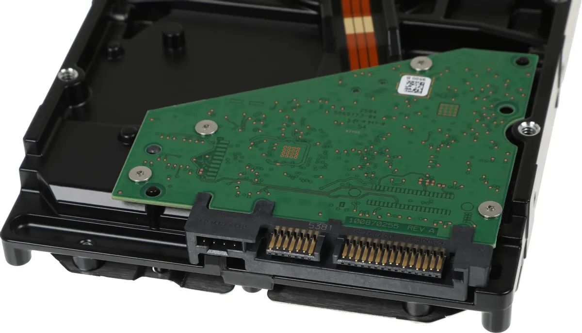 картинка HDD 2,0TB Seagate 3.5'', Skyhawk (ST2000VX016) от магазина КомпьютерЦентр